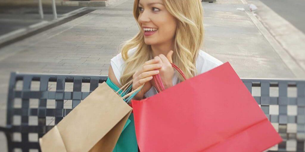 woman-shopping